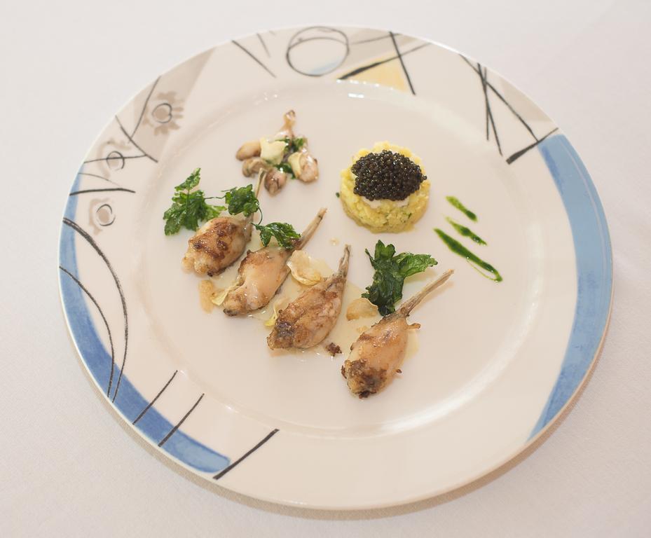 Hotel & Restaurants - Maison Chabran Pont-de-lʼIsère Εξωτερικό φωτογραφία