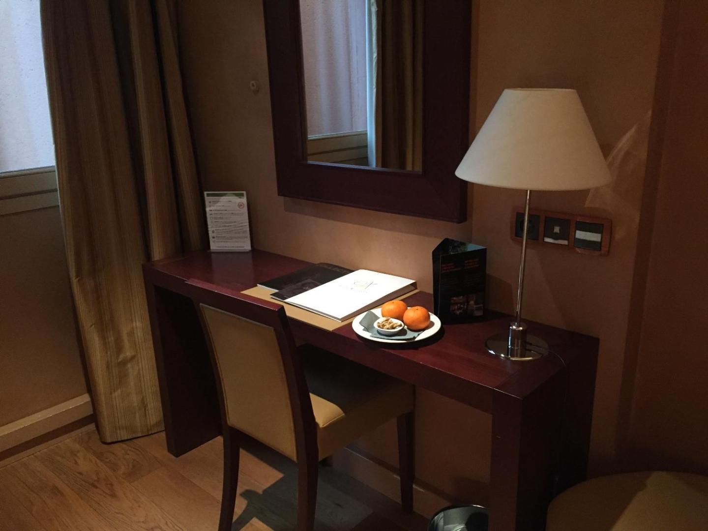 Hotel & Restaurants - Maison Chabran Pont-de-lʼIsère Εξωτερικό φωτογραφία
